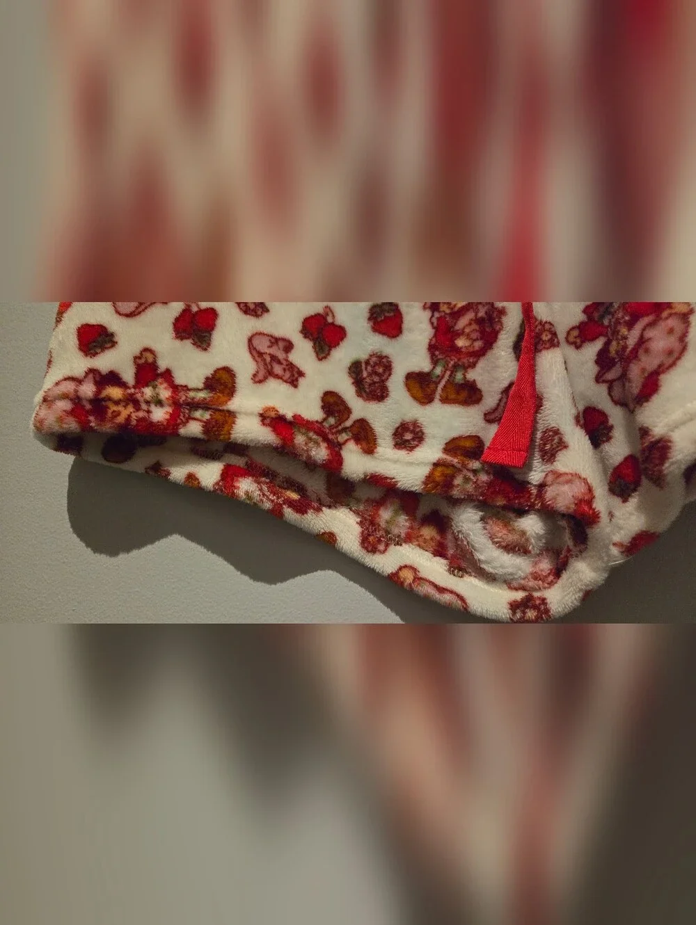 ​Strawberry Shortcake Plush Fleece Pajama Shorts White Red Women's Size 2XL EUC